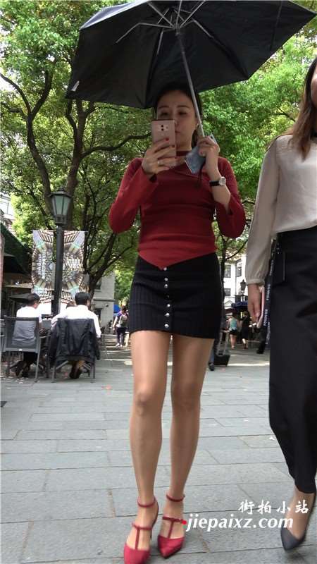 性感红高跟街拍丝袜包臀裙大美女 [1.56 GB]