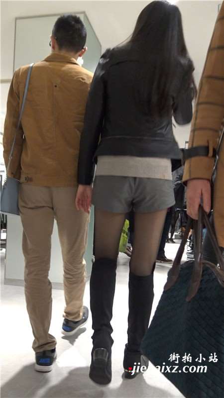 逛服装店的长筒靴皮衣街拍丝袜美女 [1.29 GB]