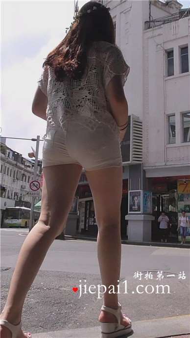 街拍肥臀紧身热裤漂亮美女 [1.73 GB]