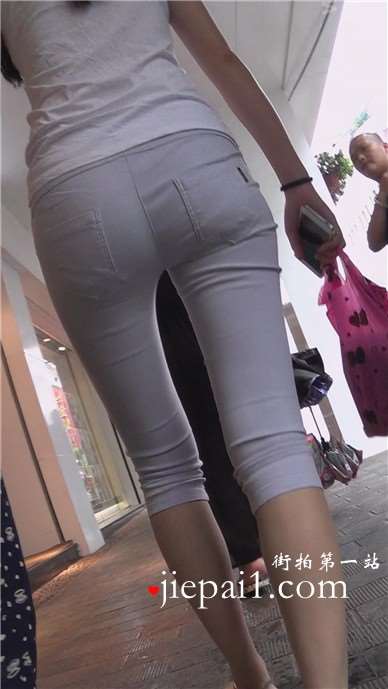 娇小紧身裤小PP少F [628 MB]