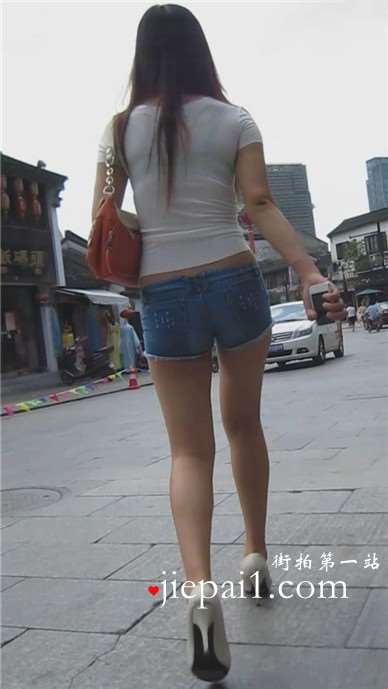 街拍极品短热裤高跟长腿颜值美女姐姐 [274 MB]