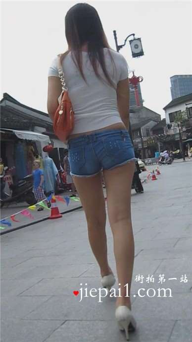 街拍极品短热裤高跟长腿颜值美女姐姐 [274 MB]
