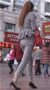 街拍性感美臀高跟鞋马尾辫少F [1.93 GB]