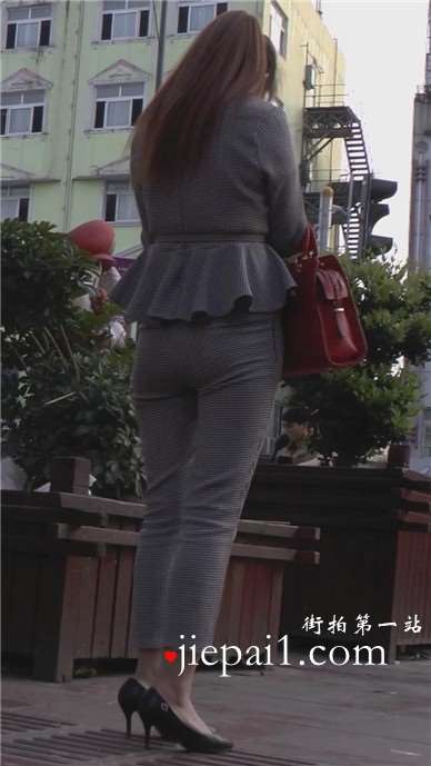 街拍性感美臀高跟鞋马尾辫少F [1.93 GB]