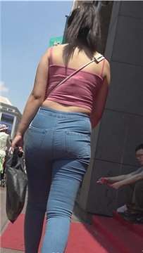 4k-超级肥臀紧身蓝牛粉色背心美少F [1.65 GB]