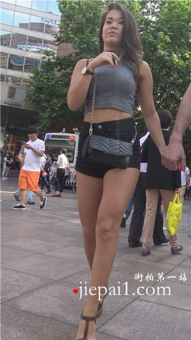 4k-街拍美腿高腰热裤水蜜桃臀的洋妞 [1.74 GB]