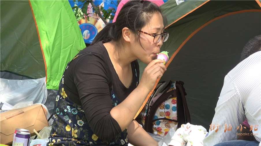 4k-吃雪糕的黑色裤袜肉丝丰腴身材少妇