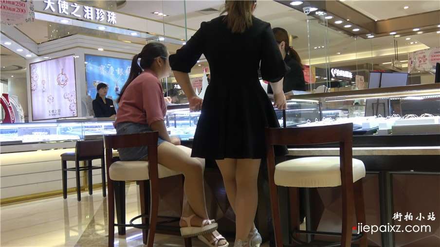 4k-应聘的街拍丝足姐妹