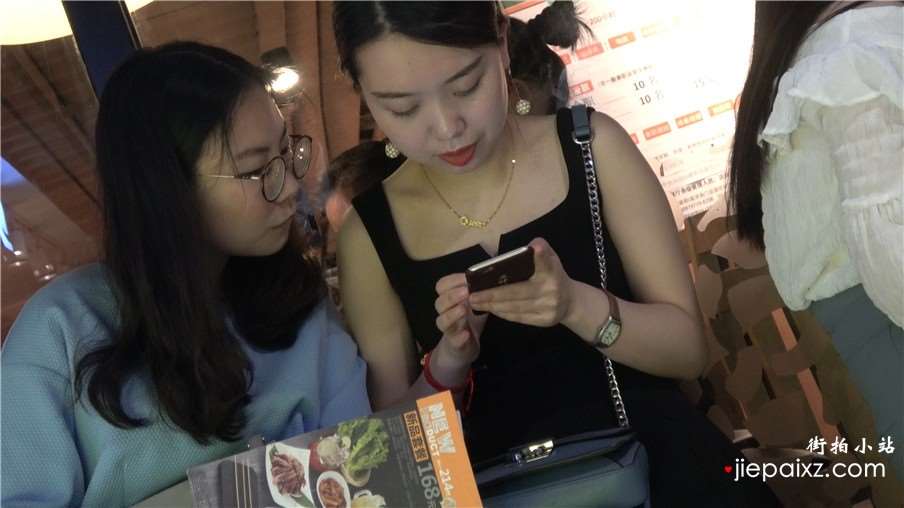 4k-尖嘴高跟美足少妇玩挑鞋
