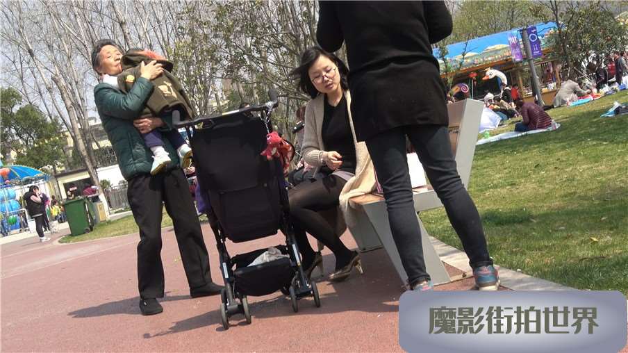 4k-极品黑丝高跟鞋年轻辣妈