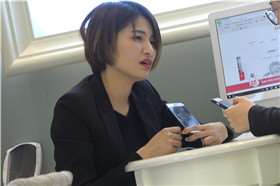 4k-制服美女高跟鞋街拍丝袜