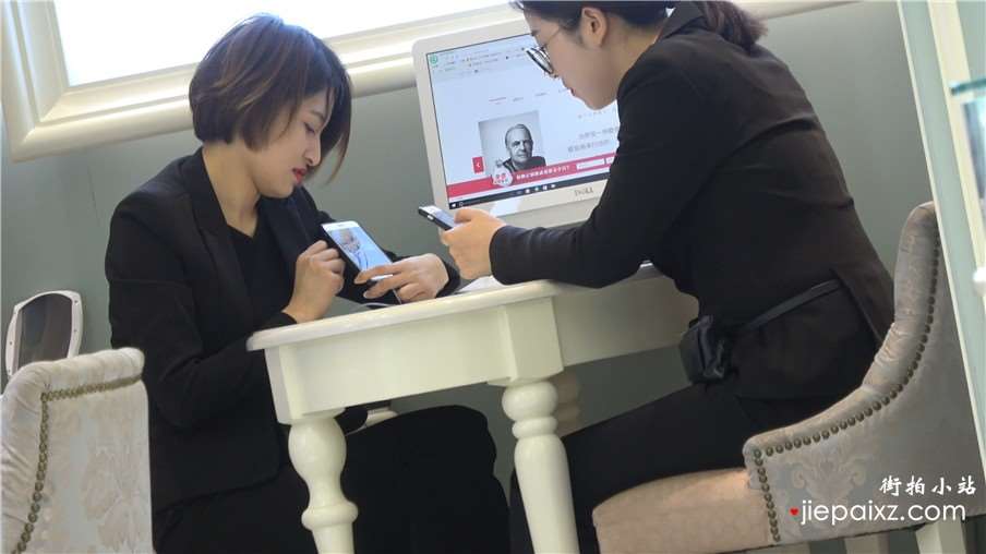 4k-制服美女高跟鞋街拍丝袜