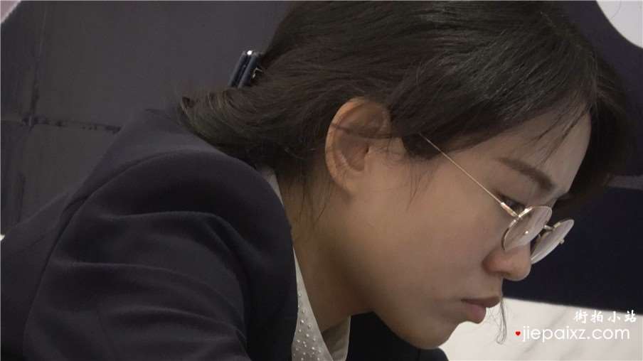 4k-黑色OL制服丝袜高跟鞋街拍美女