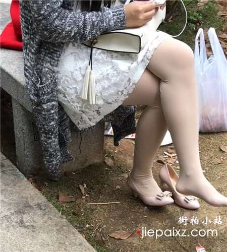 街拍丝足高跟连衣裙性感美少妇
