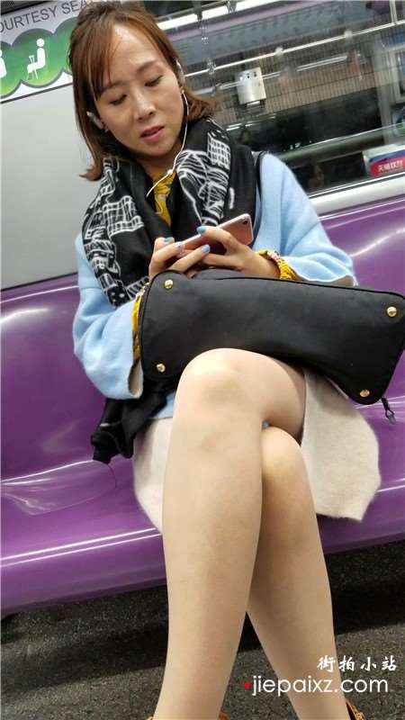 4k-地铁上拍摄极品丝袜高跟鞋美少妇