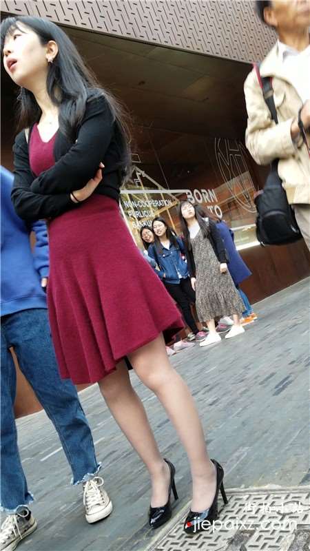 4k-街拍裙丝袜高跟美腿气质美少妇
