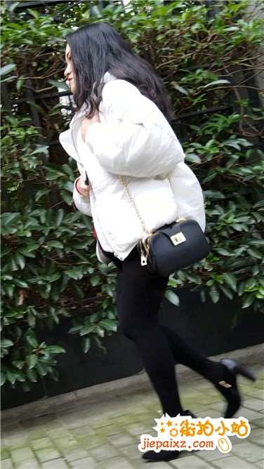 4k超清，街拍超级长腿黑丝气质风骚美女