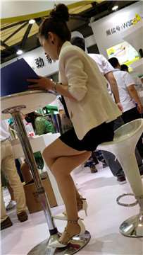 4k超清，高跟美腿工作服气质美女销售员