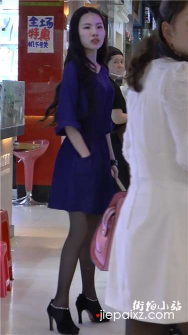 街拍极品黑丝漂亮美女