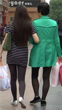 街拍极品黑丝漂亮美女