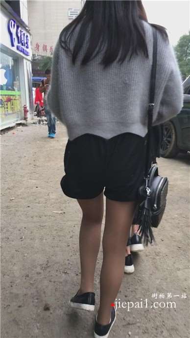 灰丝性感学生妹