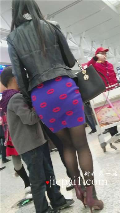 4k-黑丝美腿高跟鞋包臀裙美少妇