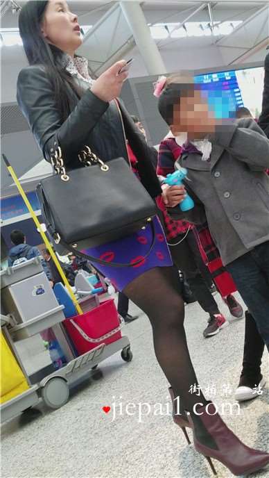 4k-黑丝美腿高跟鞋包臀裙美少妇