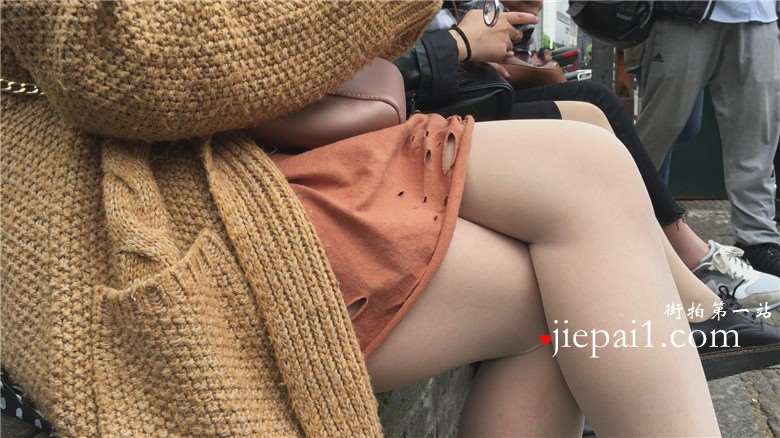 近距离拍摄美女性感的肉色丝袜