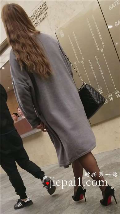 4k-街拍苗条好身材超薄黑丝美腿女神姐姐