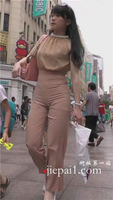 街拍超极品性感年轻美少妇 [3.34 GB]
