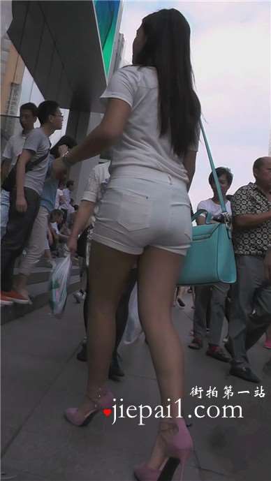 街拍粉色高跟鞋白热裤美腿美眉 [1.90 GB]