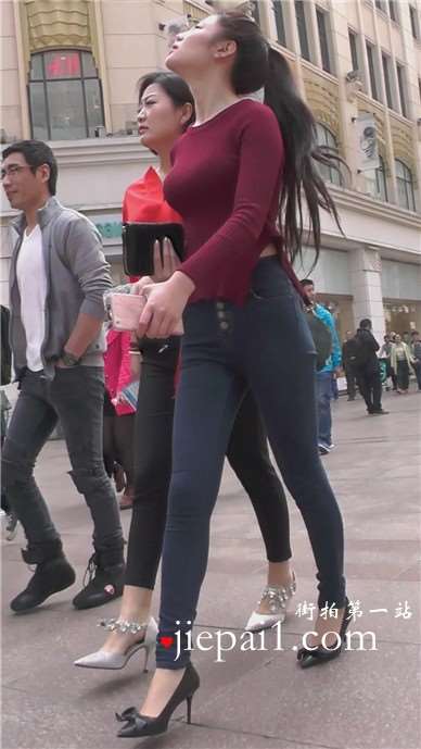 街拍极品丰满苗条蓝牛高跟鞋美女 [1.89 GB]