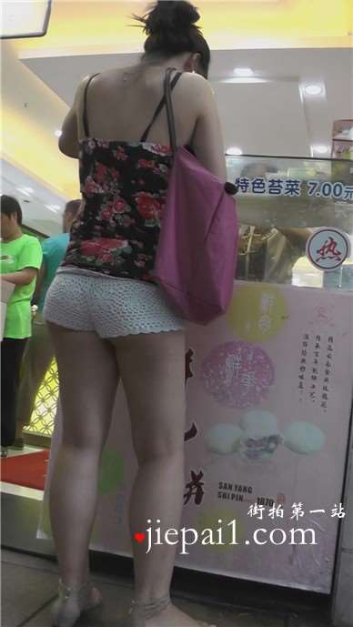 街拍超短白热裤美臀少F [2.61 GB]