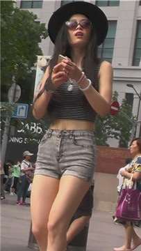 极品性感小蛮腰热裤女神带上墨镜超酷 [2.24 GB]