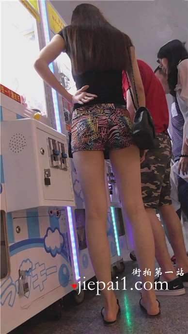 街拍性感高挑长腿包臀短裙女神姐姐 [895 MB]