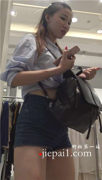 4k-服装店里挑衣服的热裤美腿清秀女神姐姐 [2.84 GB]