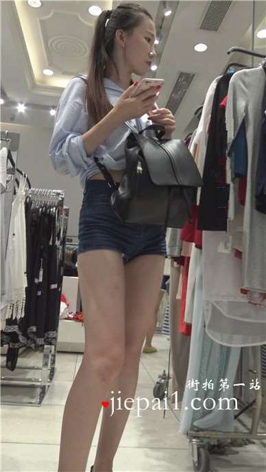 4k-服装店里挑衣服的热裤美腿清秀女神姐姐 [2.84 GB]