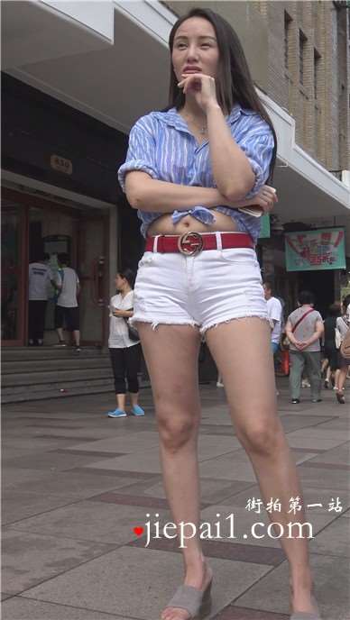 4k-蓝衬衫白热裤大长腿美女姐姐 [2.36 GB]