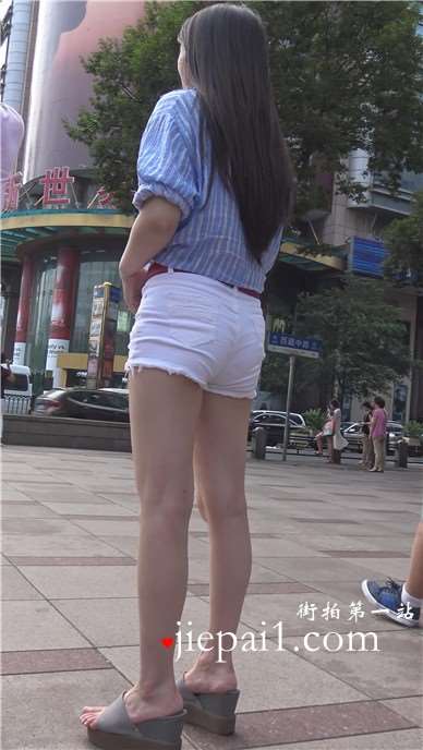 4k-蓝衬衫白热裤大长腿美女姐姐 [2.36 GB]