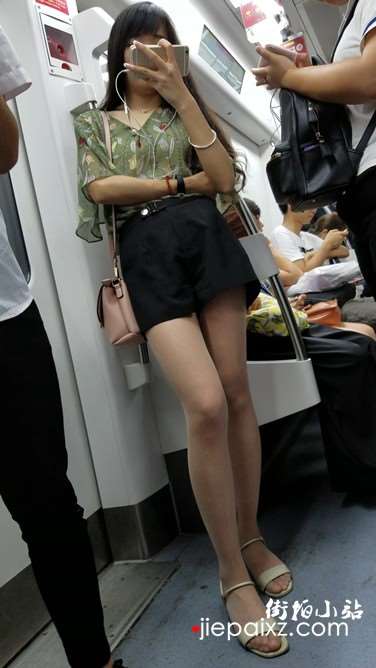 4k超清，肉丝袜短裙气质美眉，大长腿真性感