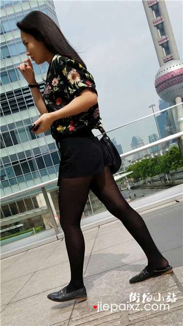 4k超清，街拍黑丝袜苗条好身材美女小姐姐