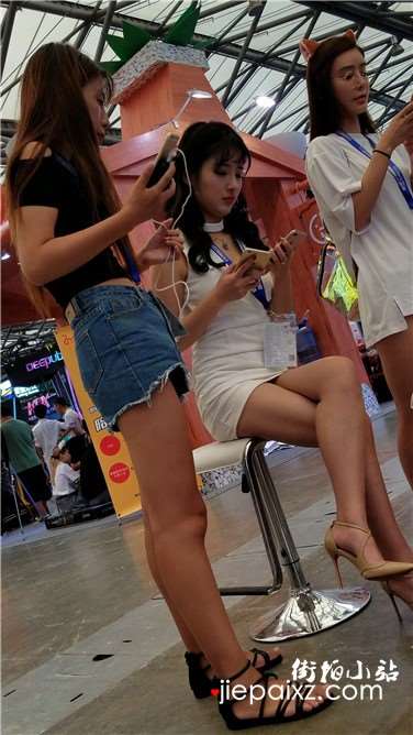 4k超清，白皙美腿高跟鞋美女，牛仔热裤美女不断抢镜