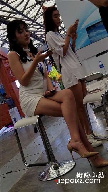 4k超清，白皙美腿高跟鞋美女，牛仔热裤美女不断抢镜