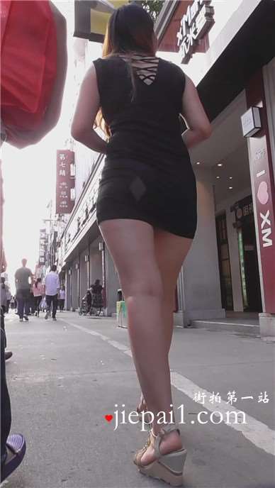 翘臀修身包臀裙美少妇，腿腿性感 [690 MB]