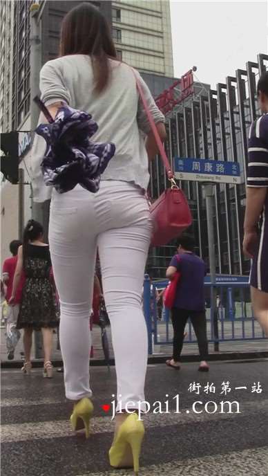 逛街随拍三位美臀美腿美女少F [1.56 GB]