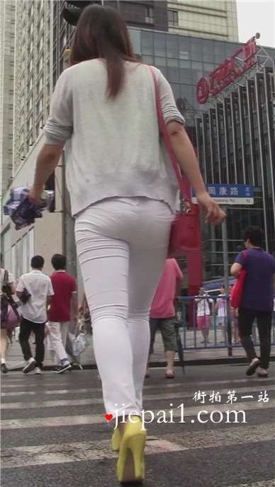 逛街随拍三位美臀美腿美女少F [1.56 GB]