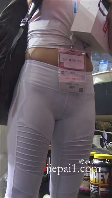 4k-极品紧身白裤美三角短发小姐姐 [1.50 GB]
