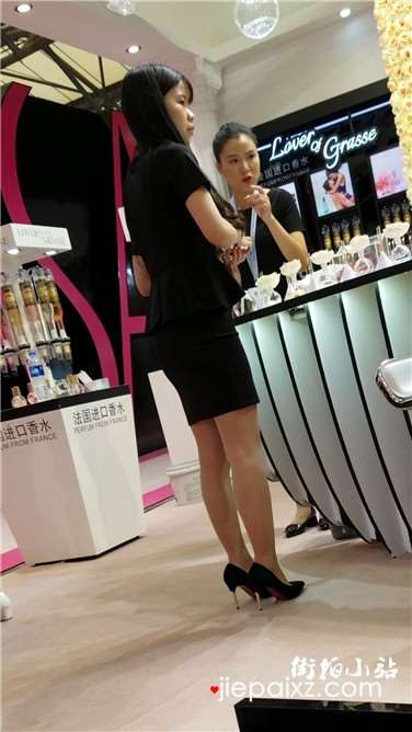 4k超清，OL制服职业装细腿高跟化妆品导购