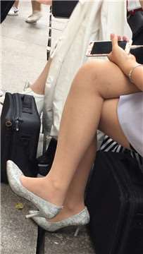白嫩高跟美腿
