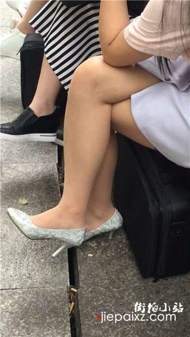 白嫩高跟美腿